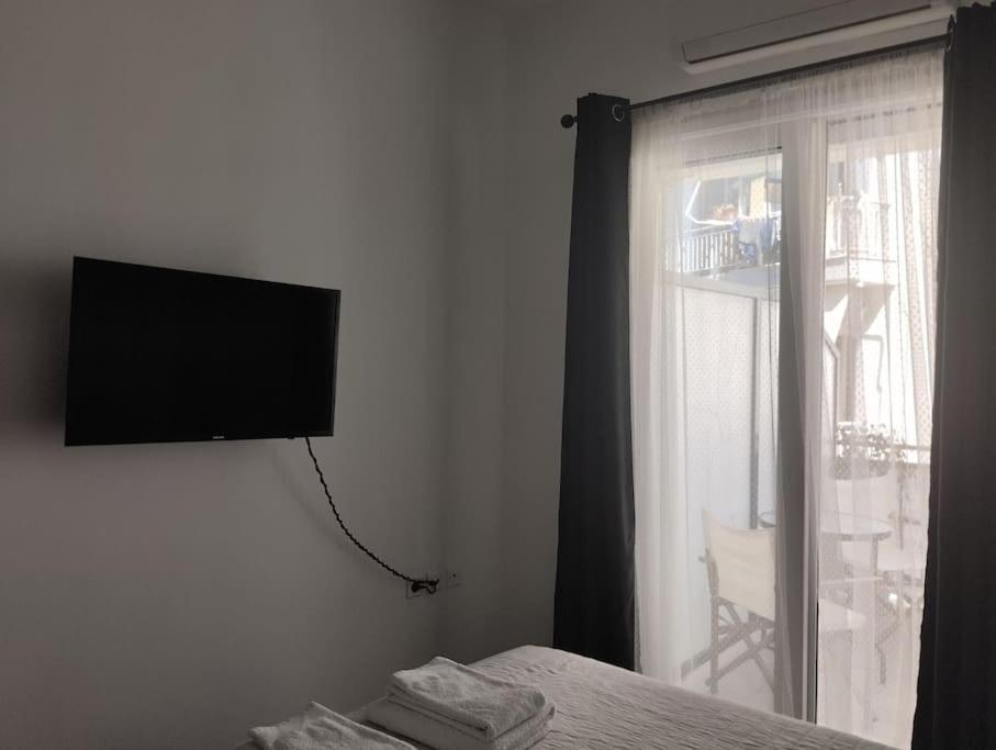 B3 - The Colorful One Apartment *