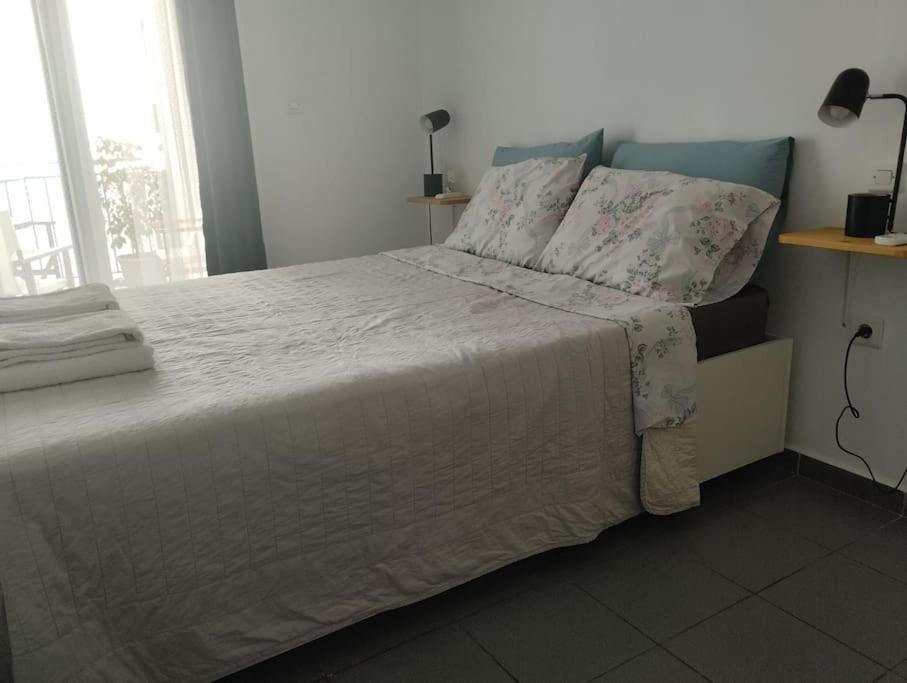 B3 - The Colorful One Apartment Aigio